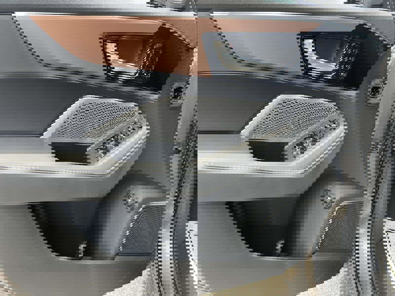 Used 2022 Acura MDX SH-AWD w/ Technology Package image 16