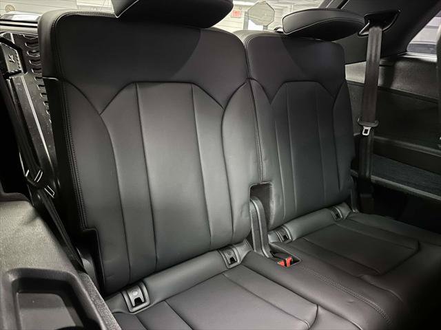 Used 2025 Audi SQ7 Premium Plus AWD/4WD image 18