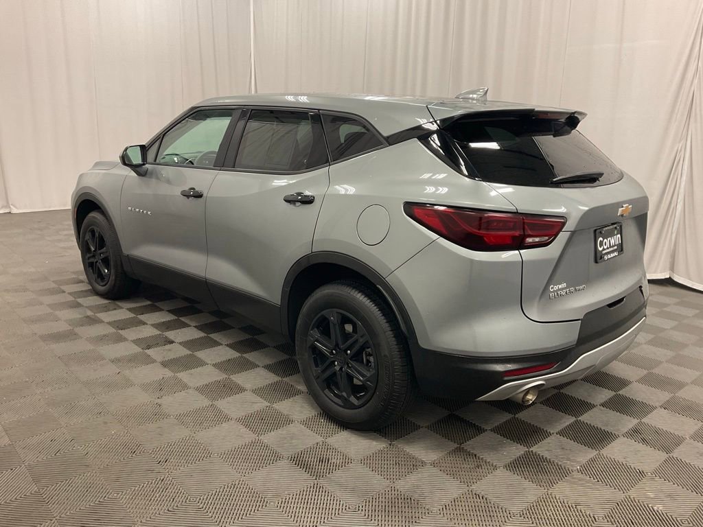 Used 2025 Chevrolet Blazer LT image 4