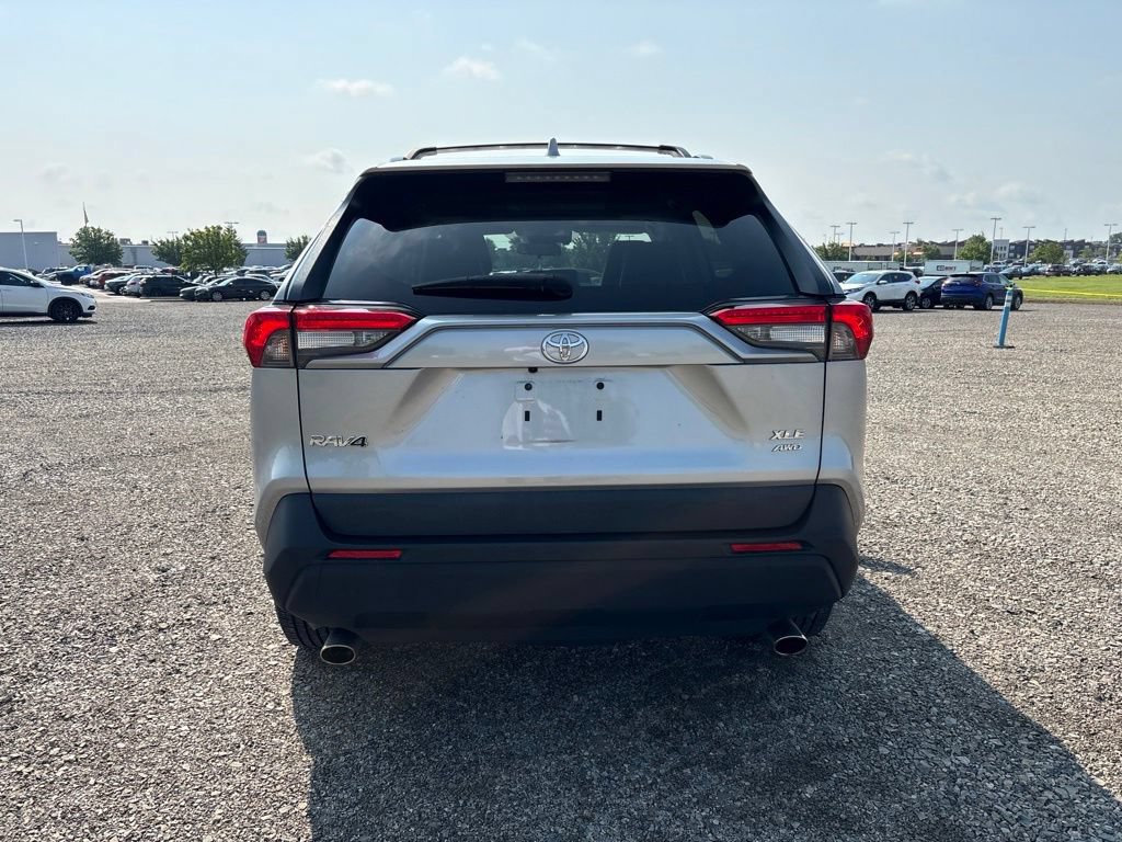 Used 2021 Toyota RAV4 XLE Premium AWD/4WD image 9