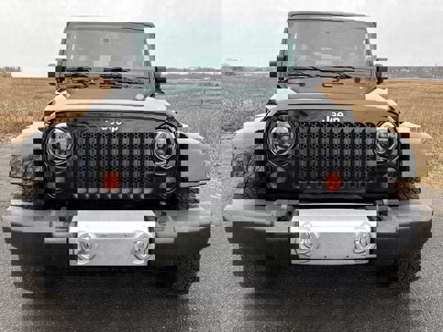 Used 2013 Jeep Wrangler Unlimited Sahara w/ Connectivity Group image 4