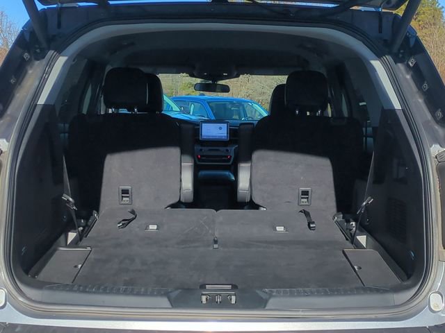Used 2023 Ford Explorer XLT w/ Equipment Group 202A image 32