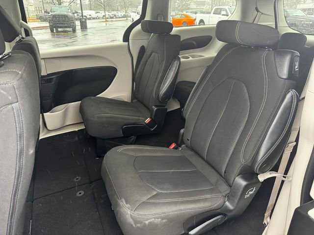Certified 2022 Chrysler Voyager LX FWD image 19