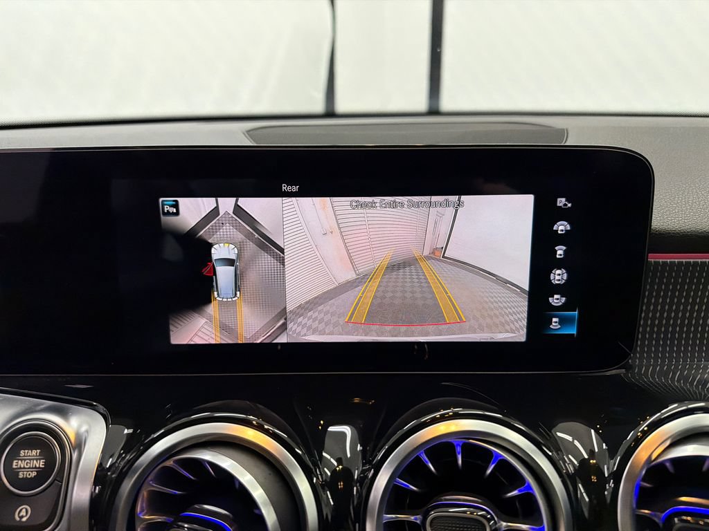 Used 2022 Mercedes-Benz GLB 250 w/ Premium Package Lite image 28