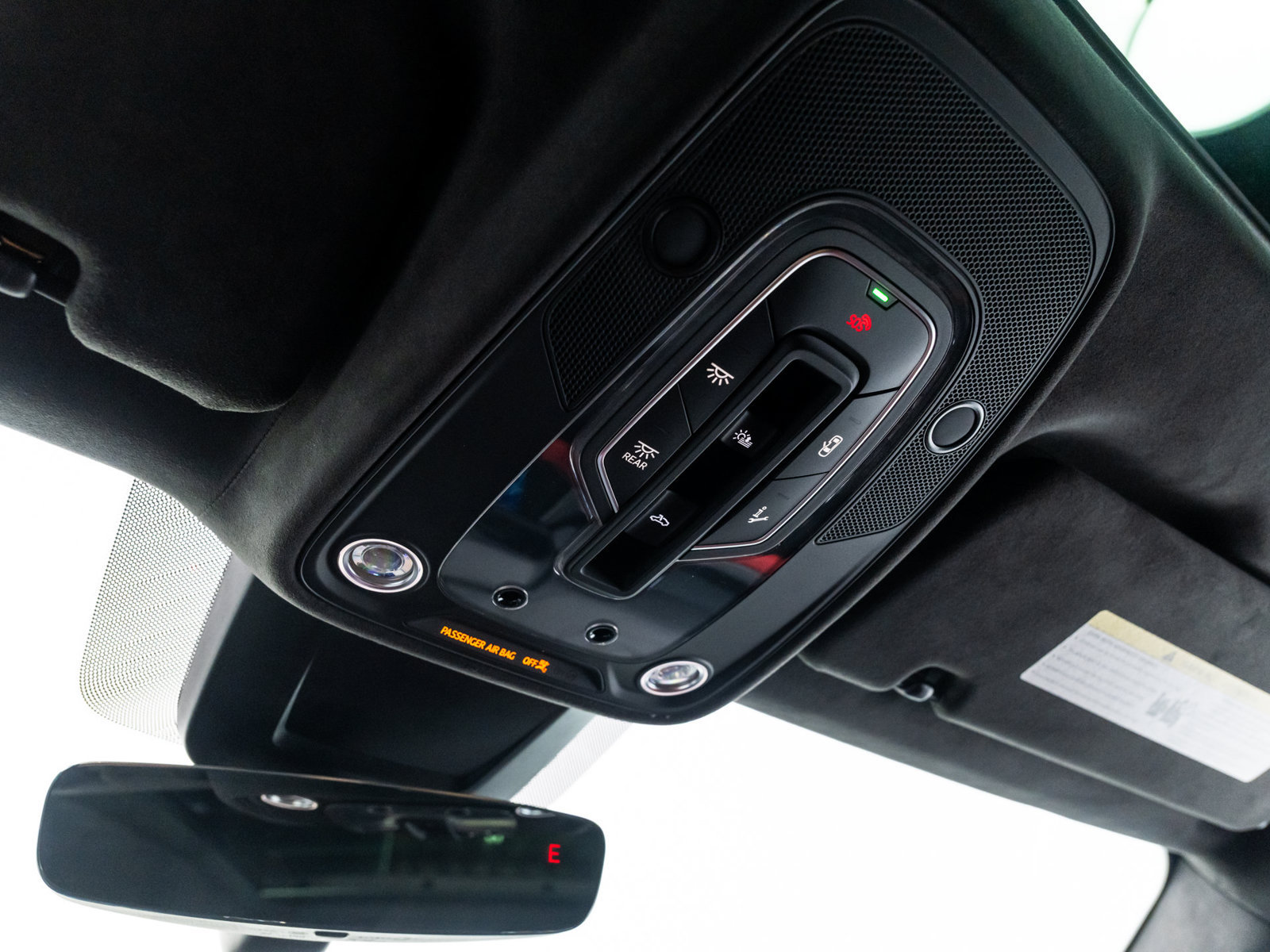 Used 2025 Lamborghini Urus SE AWD/4WD image 57