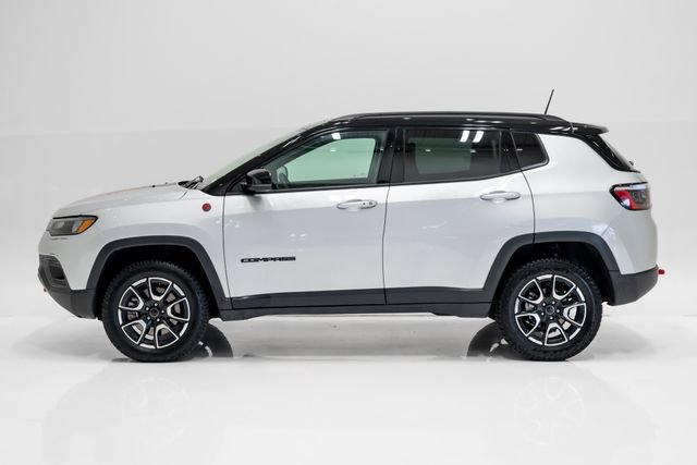 Certified 2025 Jeep Compass Trailhawk AWD/4WD image 32