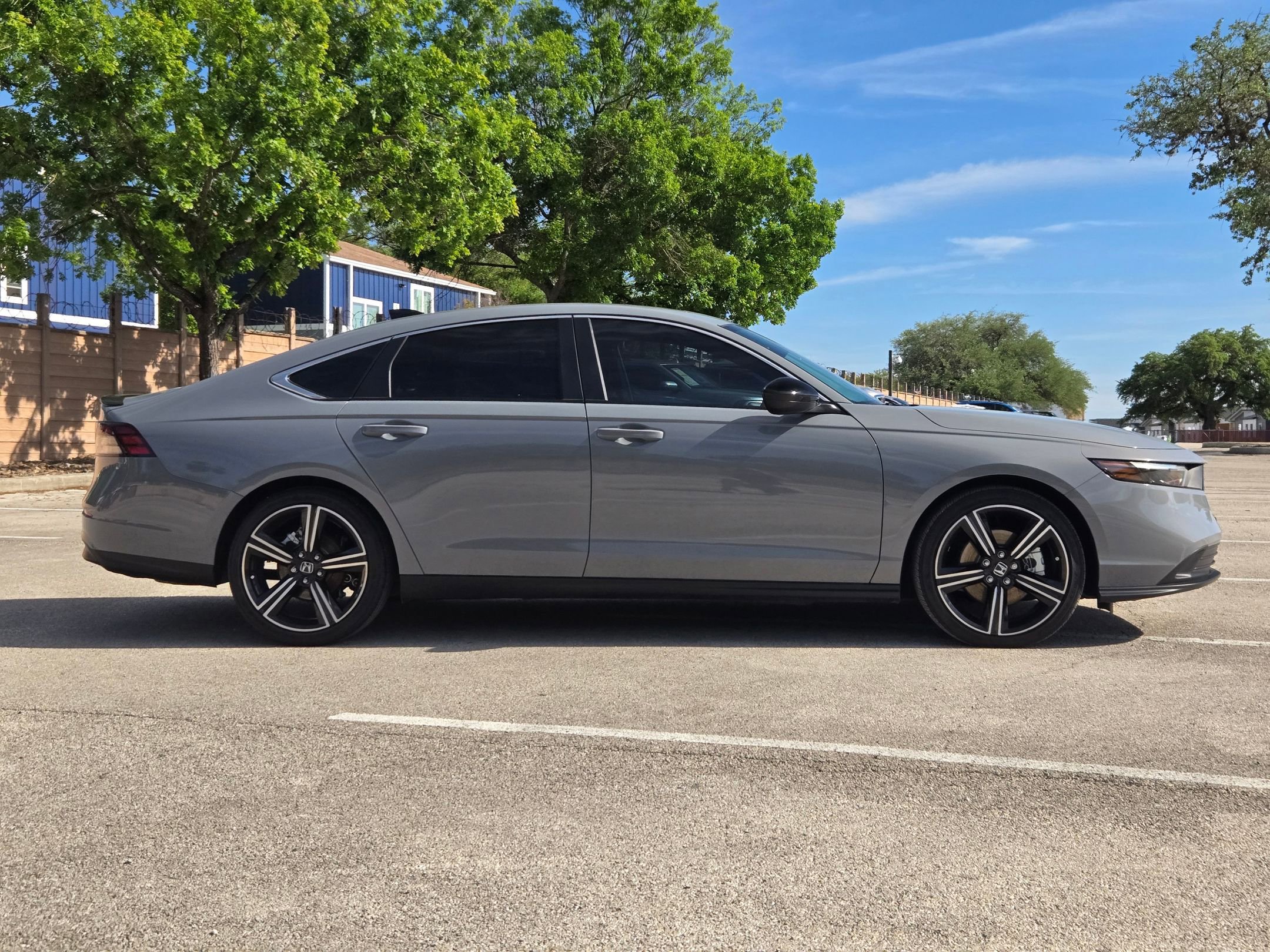 Used 2025 Honda Accord Sport image 3