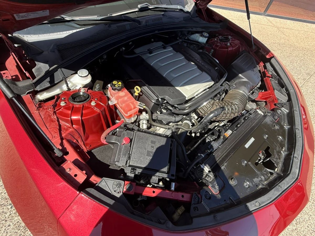 Used 2018 Chevrolet Camaro SS RWD image 24