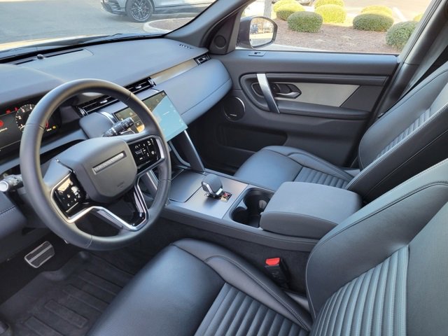 Used 2025 Land Rover Discovery Sport Dynamic SE image 25