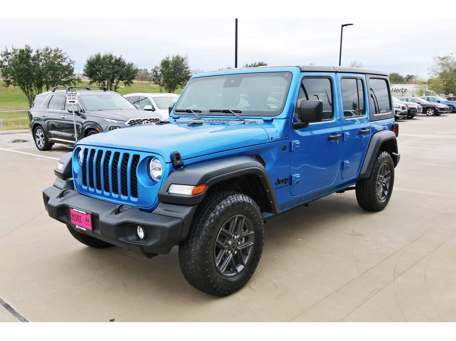 Used 2024 Jeep Wrangler Sport S image 3