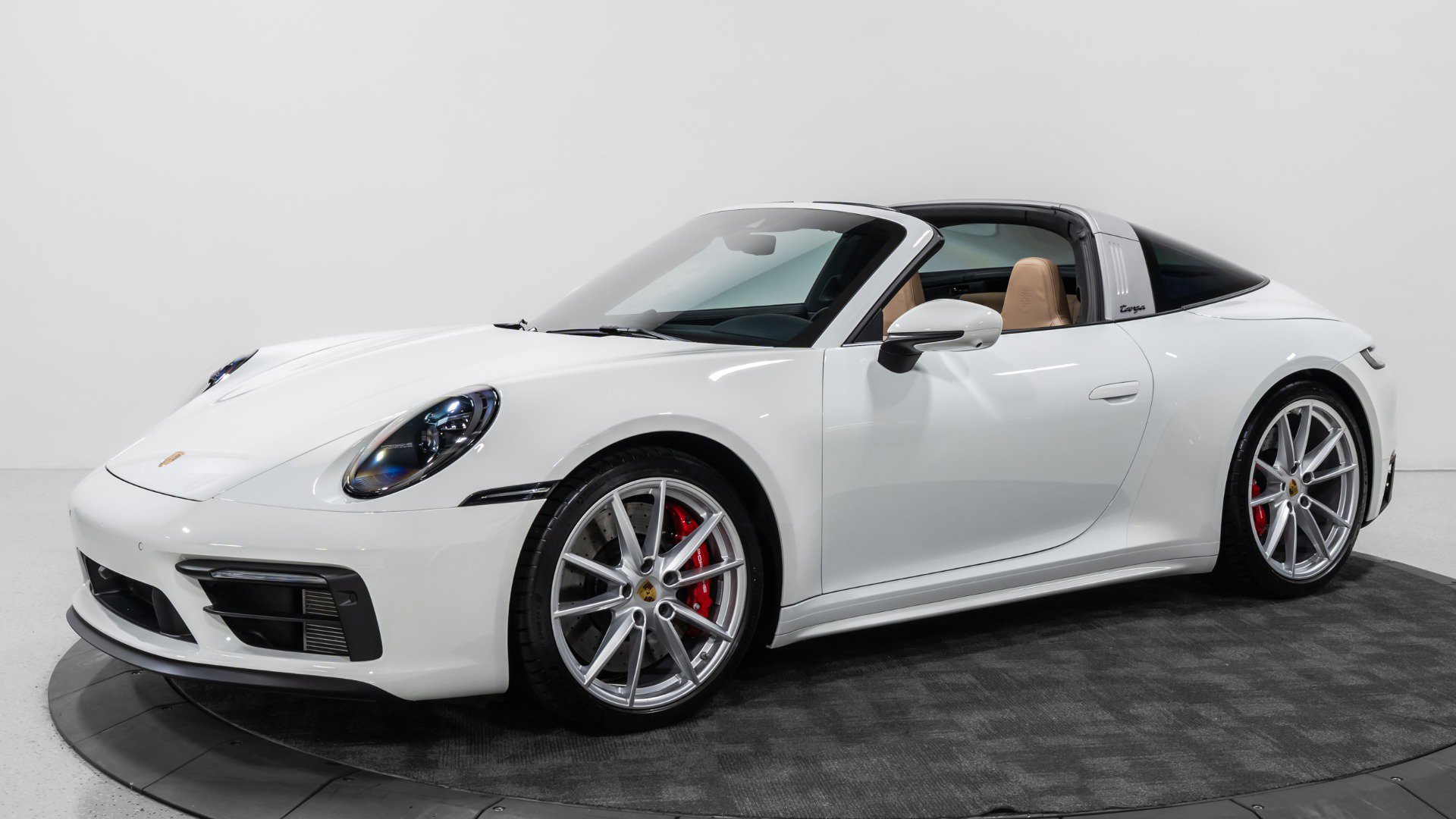 Used 2024 Porsche 911 Targa 4 GTS image 3