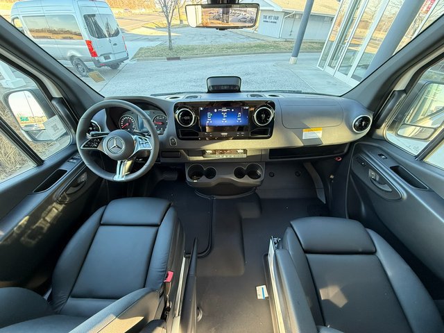 New 2025 Mercedes-Benz Sprinter 2500 image 26
