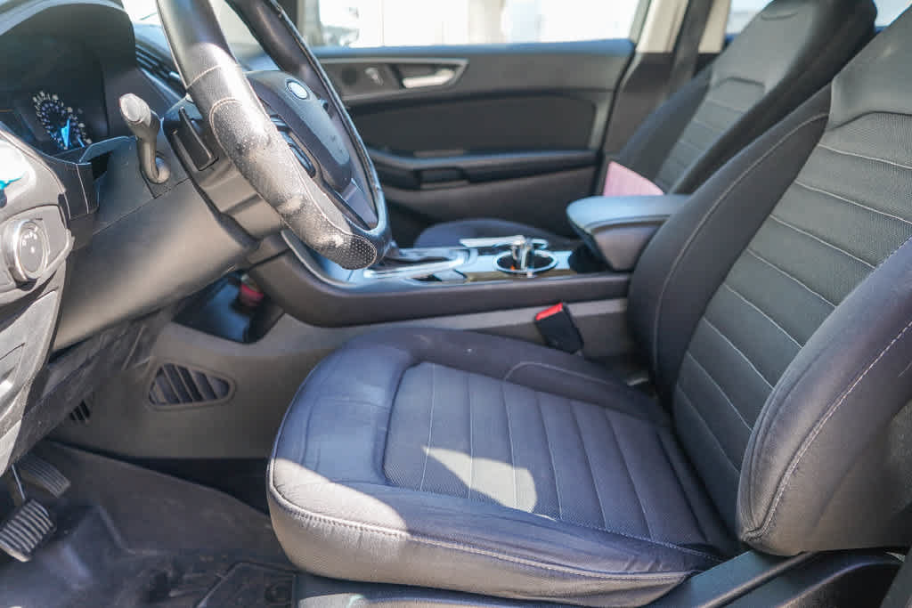 Used 2016 Ford Edge SE FWD image 12