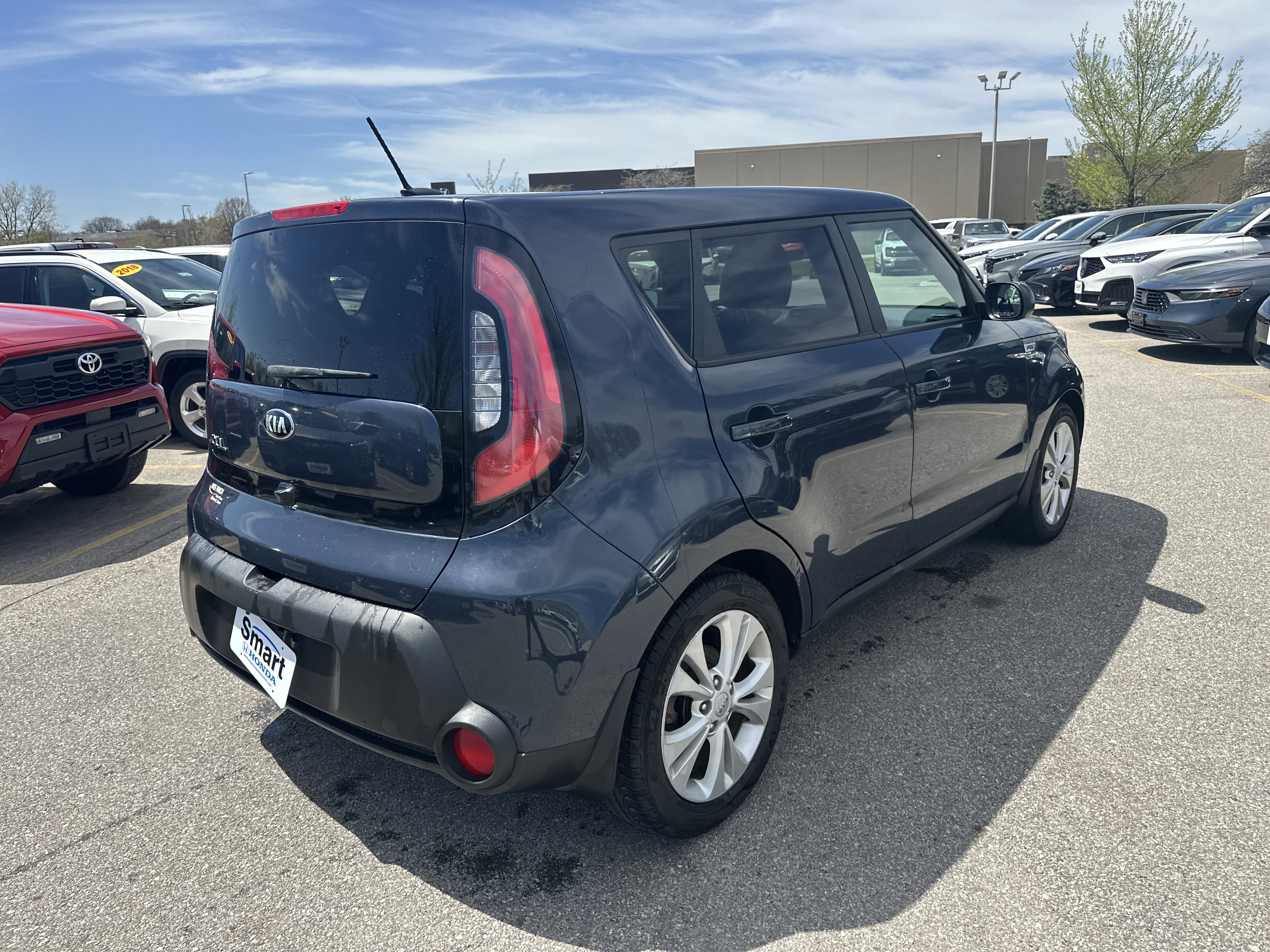 Used 2015 Kia Soul + w/ Primo Package FWD image 4