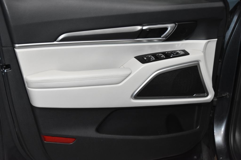 Used 2022 Kia Telluride S image 4