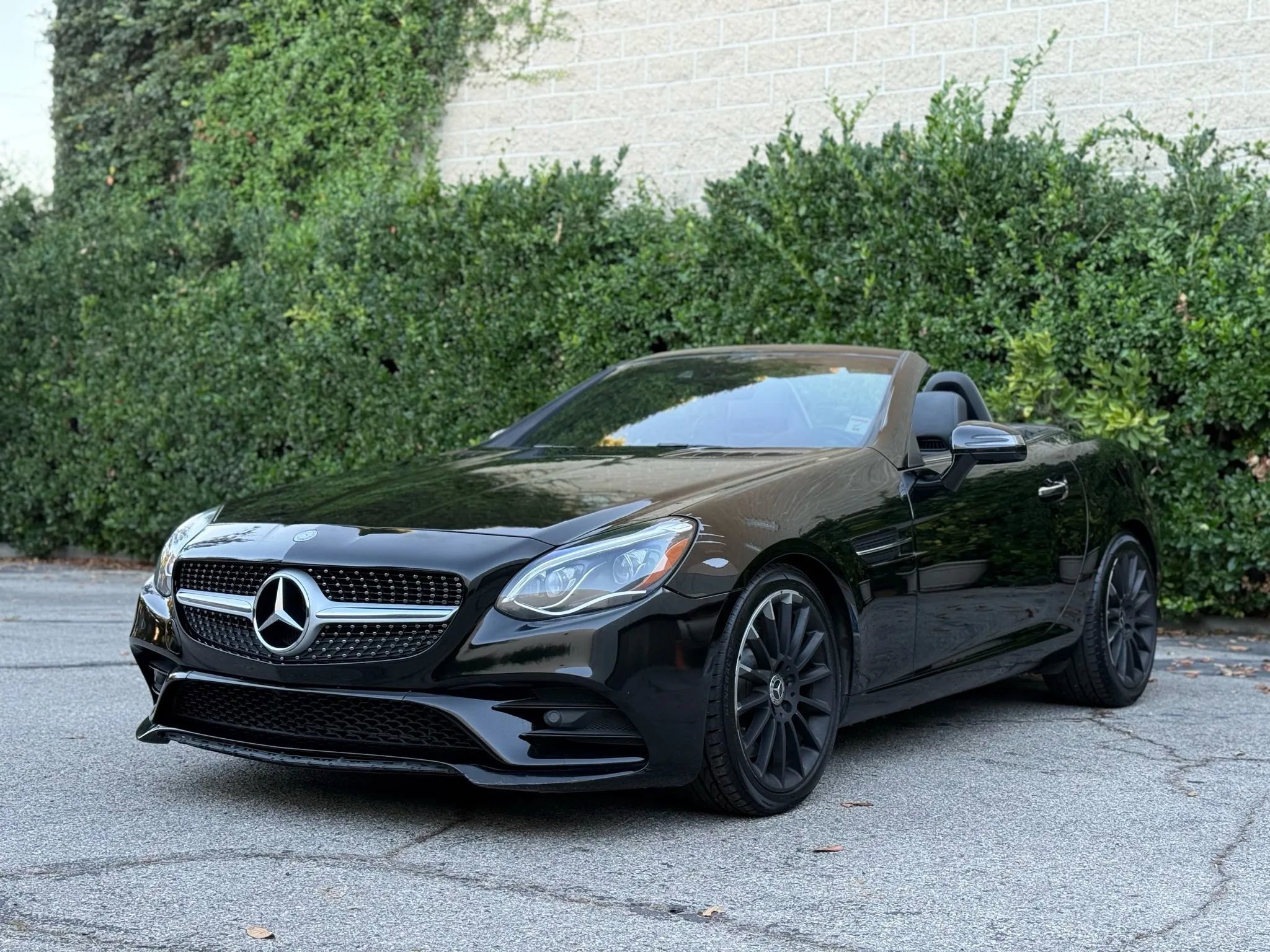 Used 2017 Mercedes-Benz SLC 300 w/ Premium 2 Package image 1