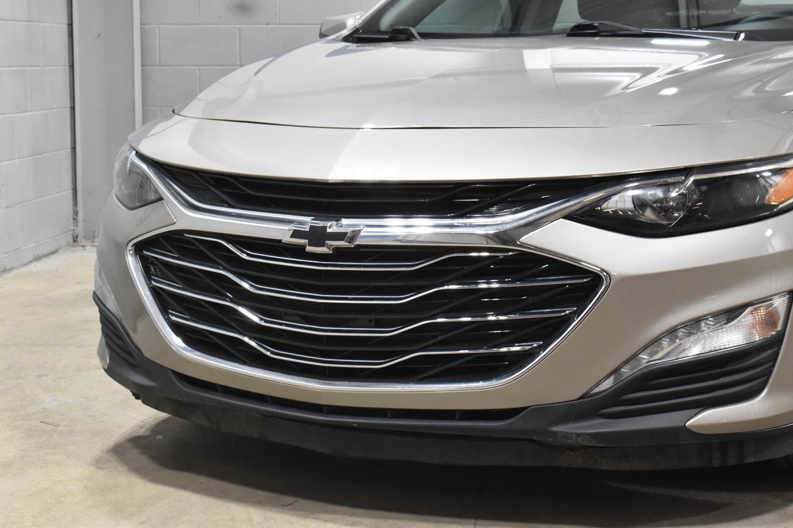 Used 2023 Chevrolet Malibu LT w/ Driver Confidence Package FWD image 32