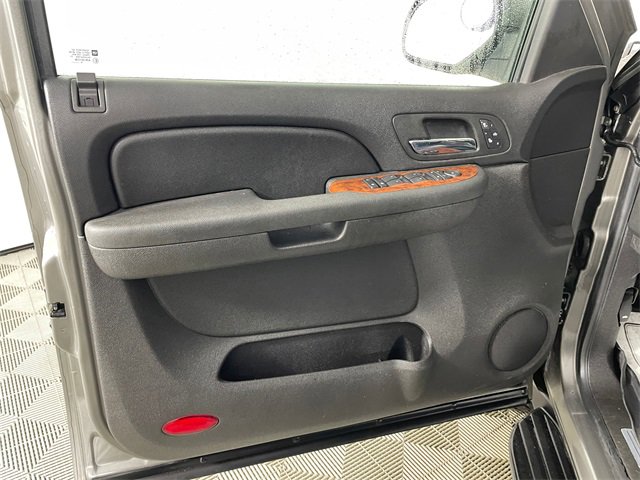 Used 2007 Chevrolet Suburban LT w/ LT Preferred Equipment Group image 15