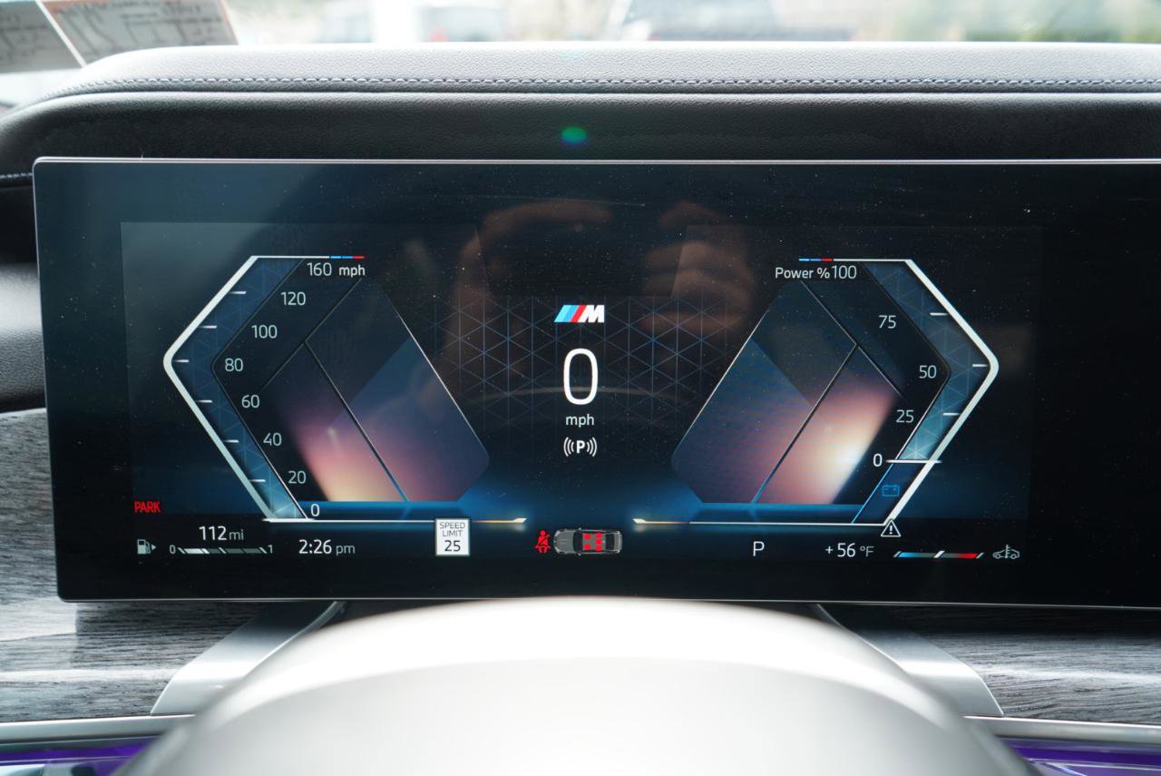 Used 2023 BMW 760i xDrive w/ Executive Package image 28