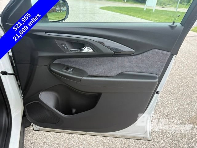 Used 2023 Chevrolet TrailBlazer LT w/ Convenience Package AWD/4WD image 28