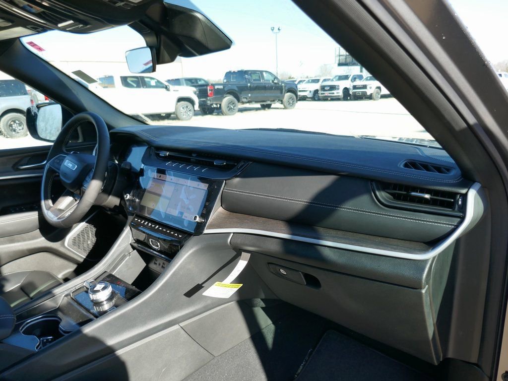 New 2026 Jeep Grand Cherokee Limited w/ Limited Altitude Package image 10
