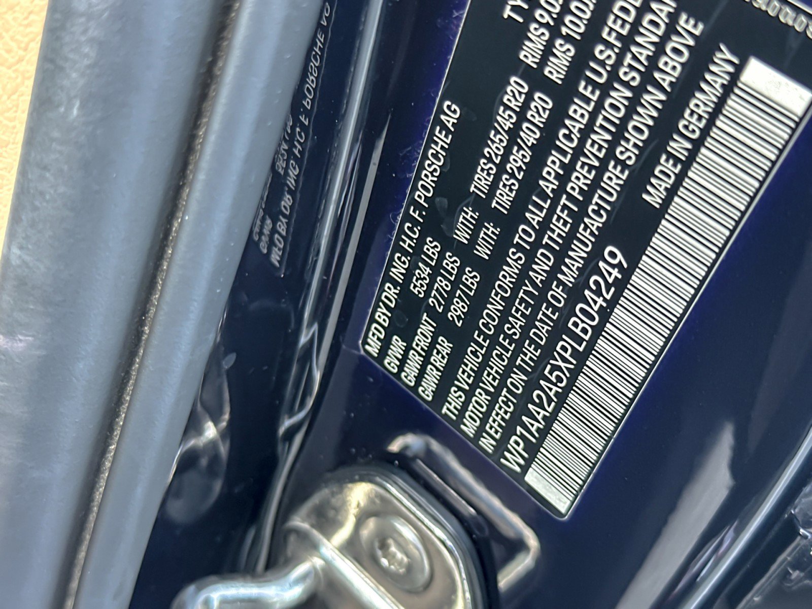 Certified 2023 Porsche Macan w/ Premium Package Plus image 28