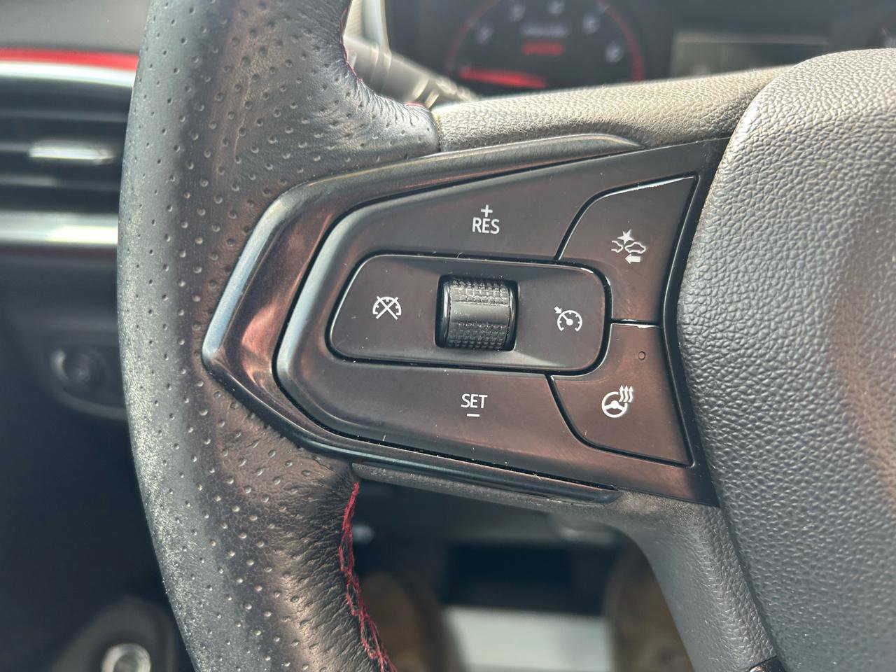 Used 2022 Chevrolet TrailBlazer RS w/ Sun and Liftgate Package FWD image 20