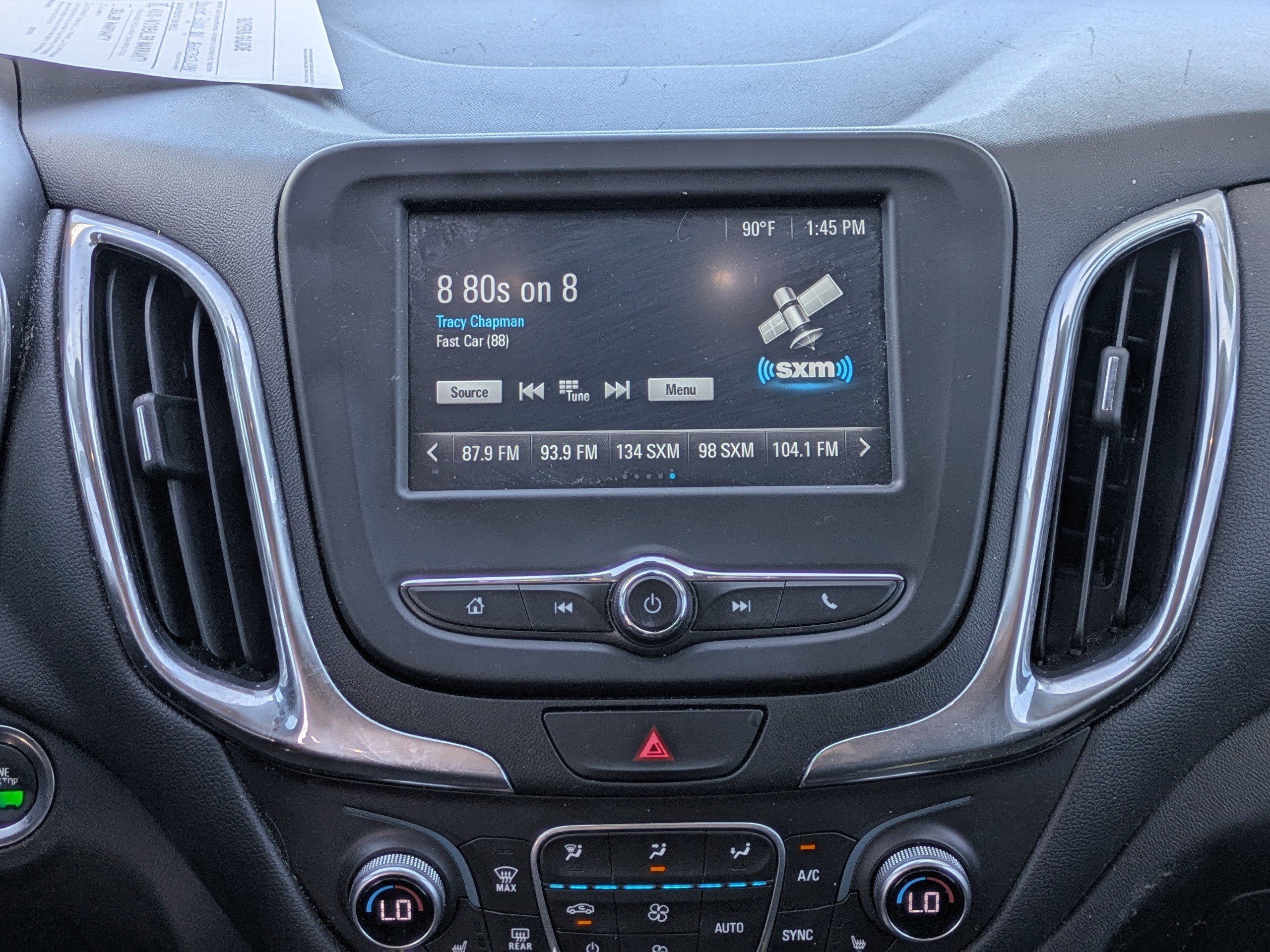 Used 2018 Chevrolet Equinox LT FWD image 17