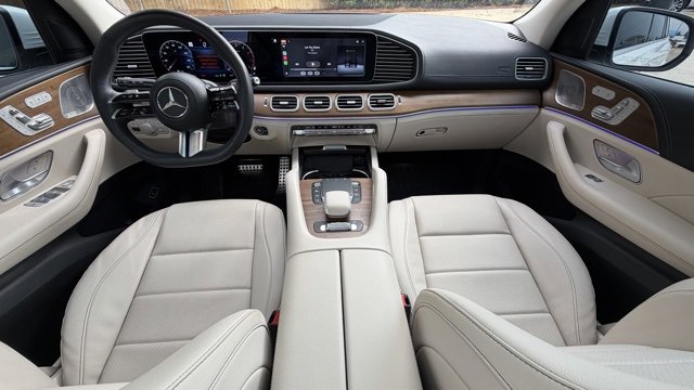 Used 2024 Mercedes-Benz GLS 450 4MATIC image 10