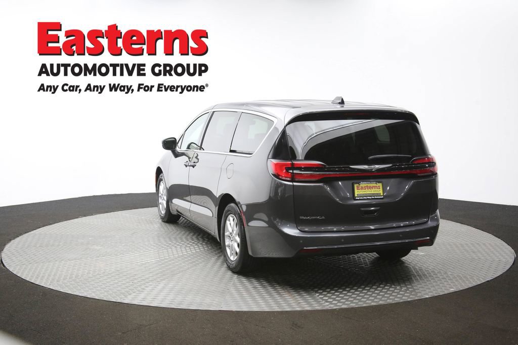Used 2023 Chrysler Pacifica Touring-L FWD image 68