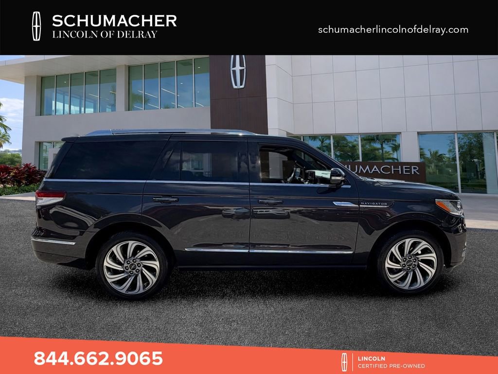 Used 2022 Lincoln Navigator Reserve RWD image 8