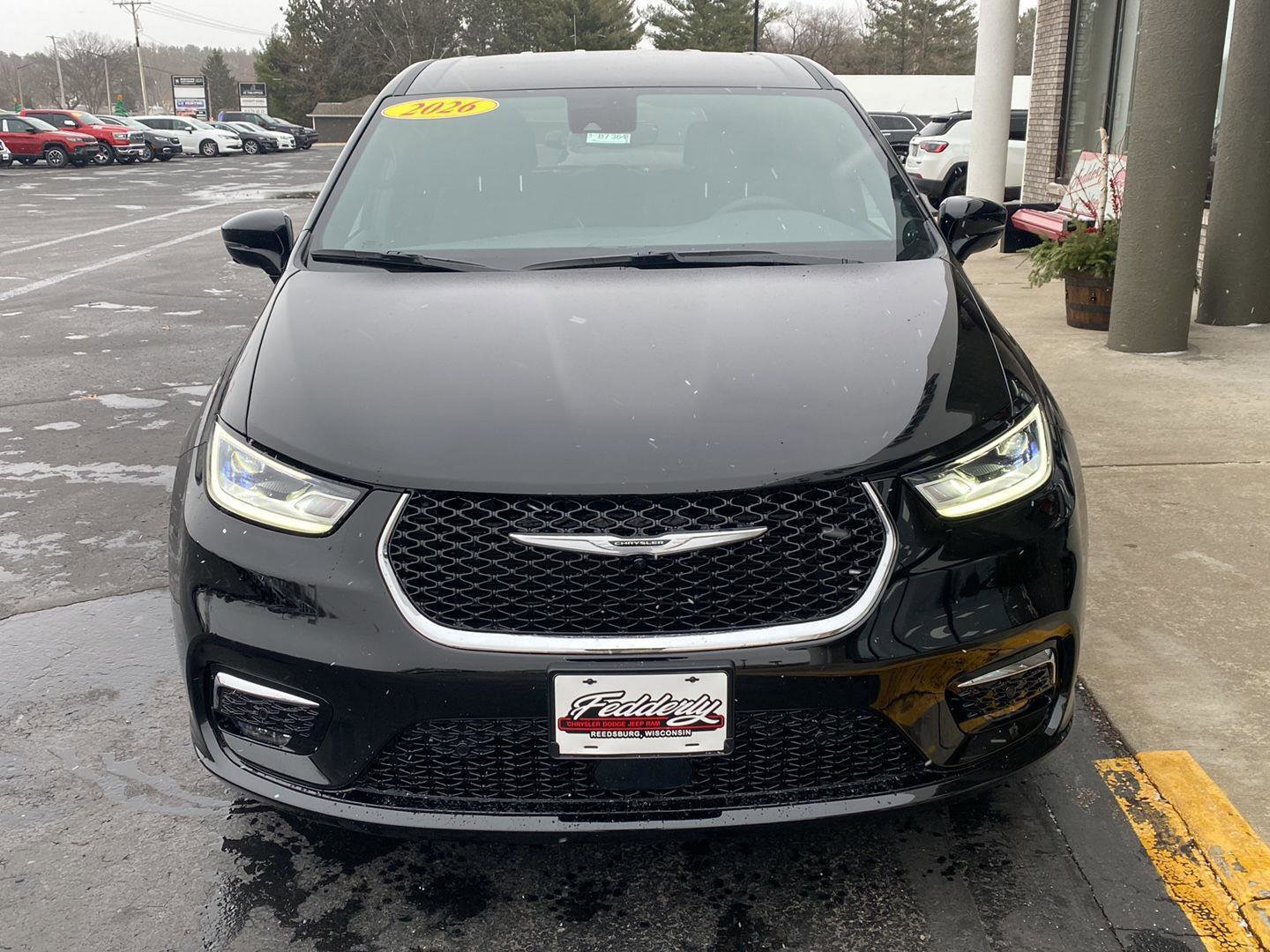 New 2026 Chrysler Pacifica Select image 2