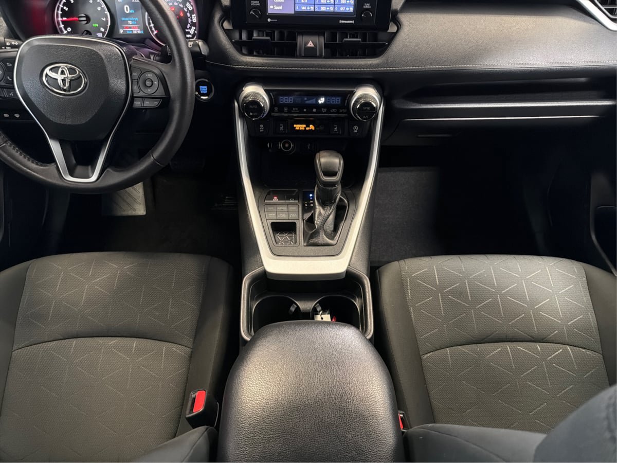 Used 2021 Toyota RAV4 XLE w/ XLE Grade Weather Package AWD/4WD image 19