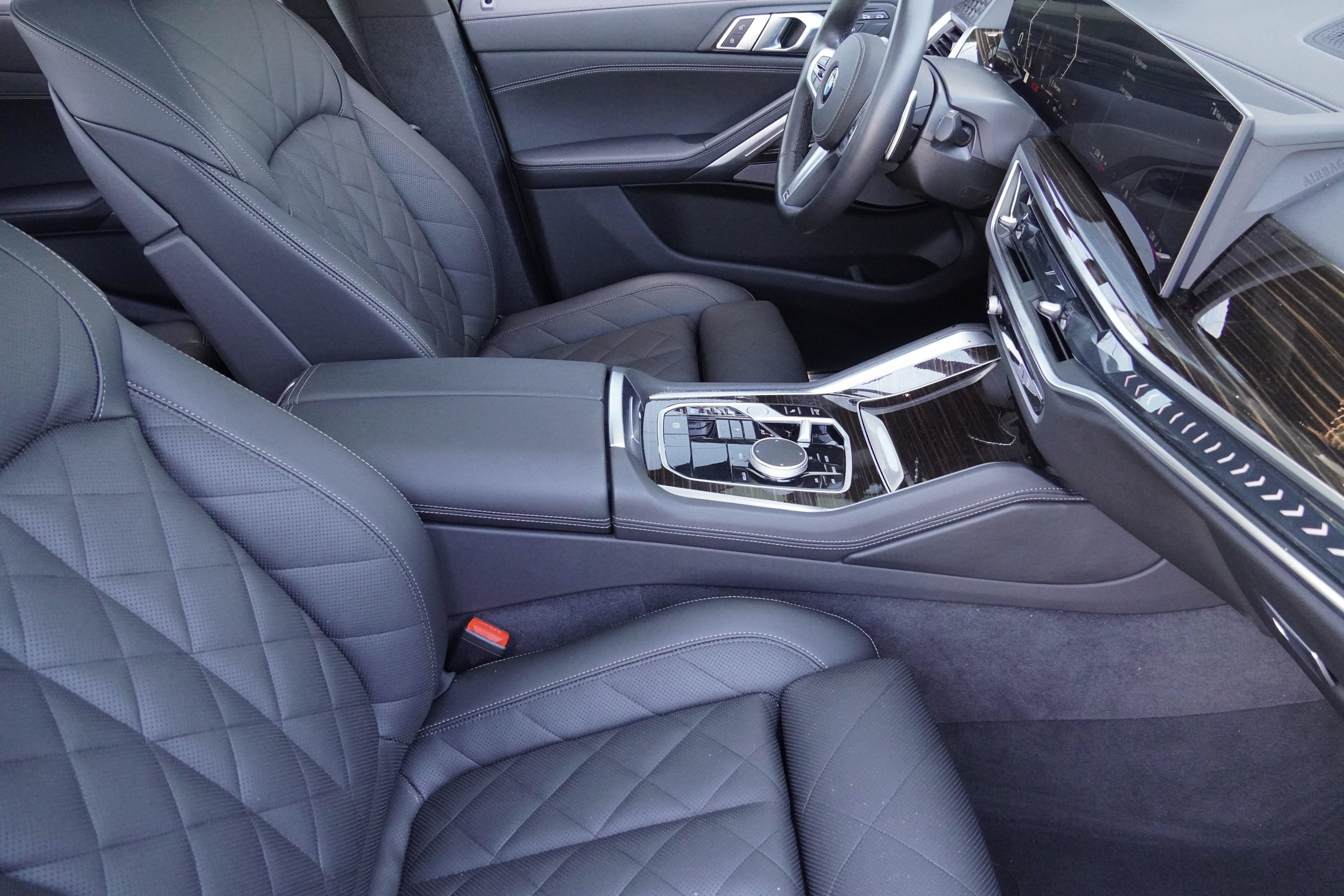 Certified 2026 BMW X6 xDrive40i AWD/4WD image 12