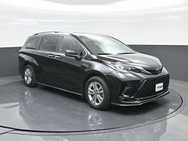 Used 2022 Toyota Sienna XSE
