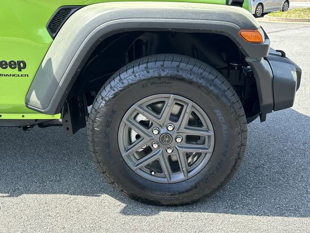 Used 2025 Jeep Wrangler Sport image 13