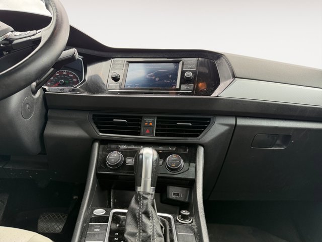 Used 2019 Volkswagen Jetta R-Line FWD image 16