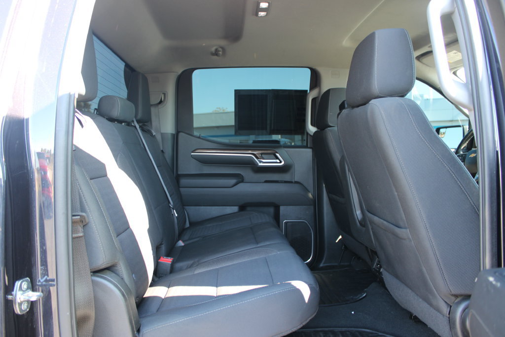 Used 2022 Chevrolet Silverado 1500 LT w/ Z71 Off-Road Package AWD/4WD image 34