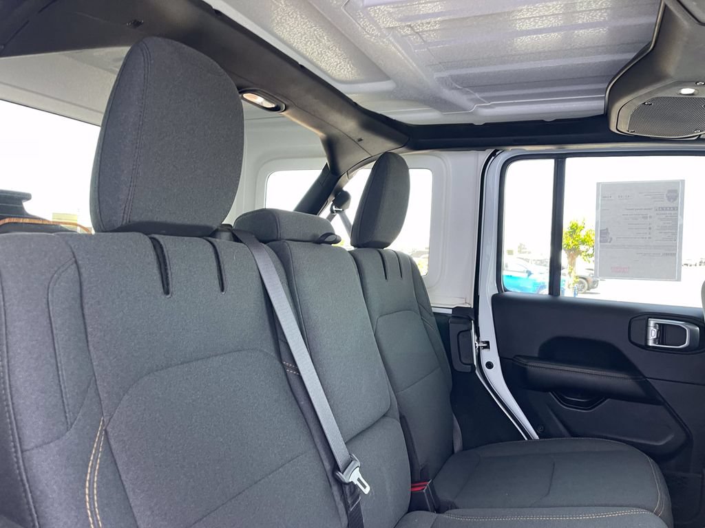 Used 2024 Jeep Wrangler Unlimited Sahara AWD/4WD image 26