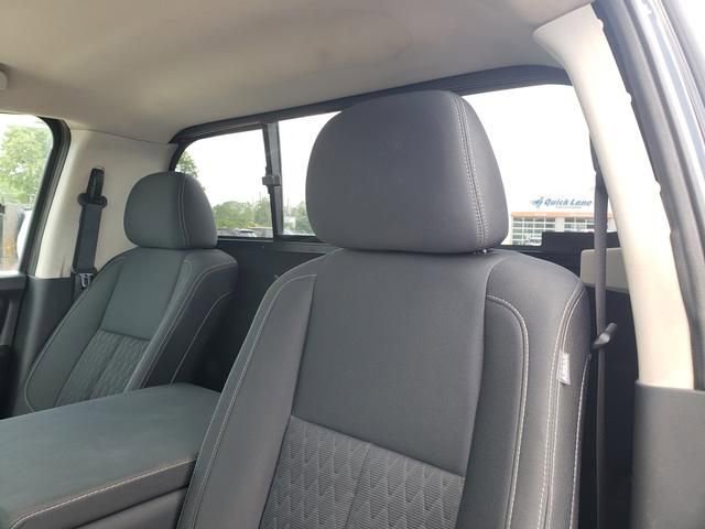Used 2018 Nissan Titan SV AWD/4WD image 19