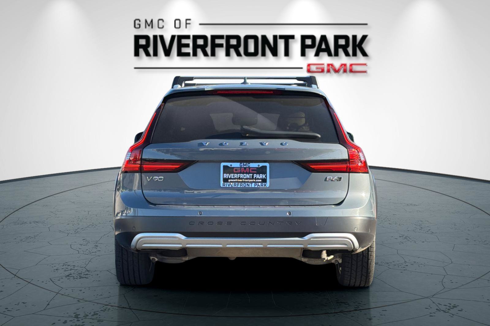 Used 2022 Volvo V90 B6 Cross Country AWD/4WD image 4