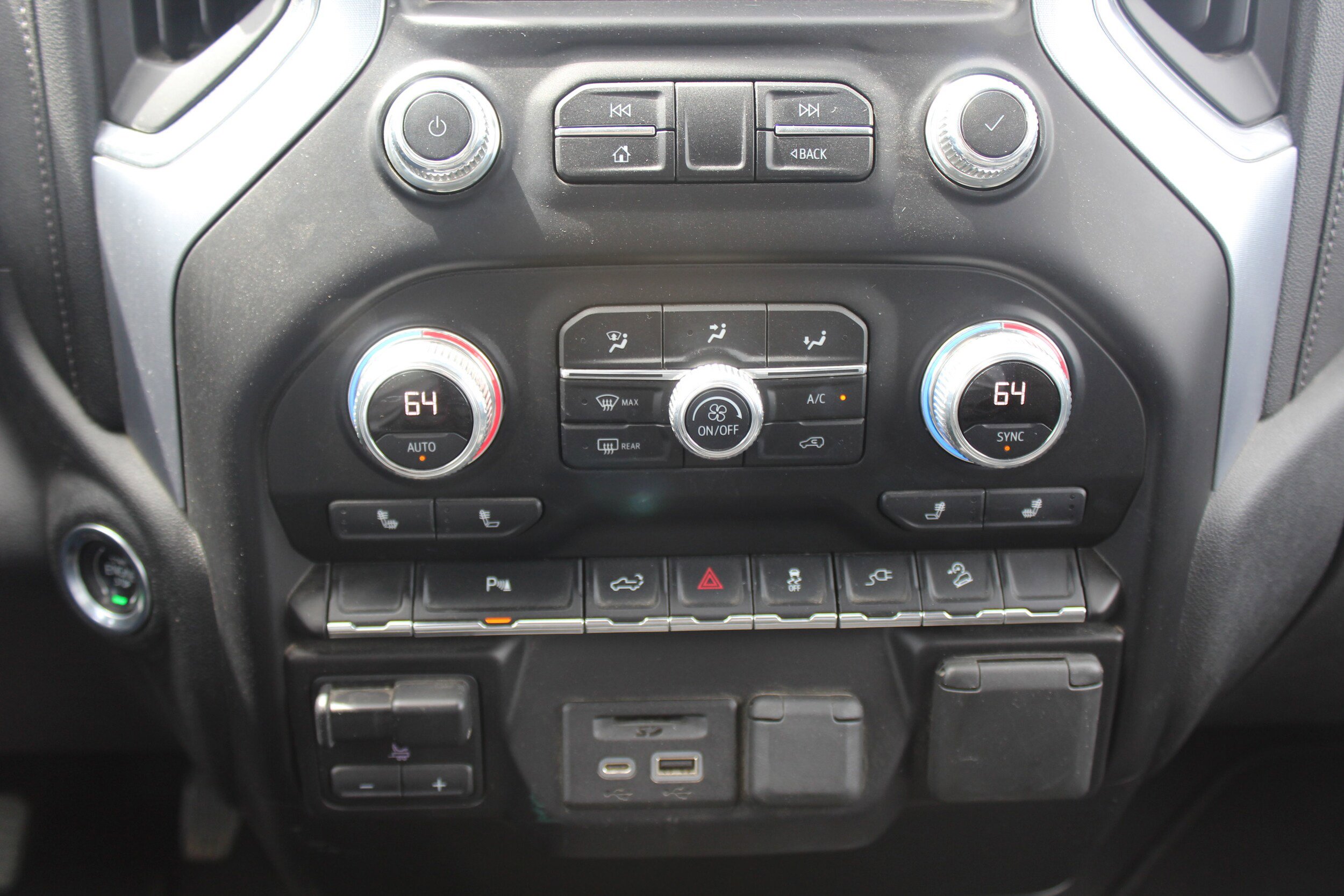 Used 2020 GMC Sierra 2500 SLT w/ Driver Alert Package I AWD/4WD image 13