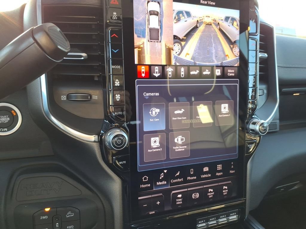 New 2026 RAM 2500 Laramie AWD/4WD image 17