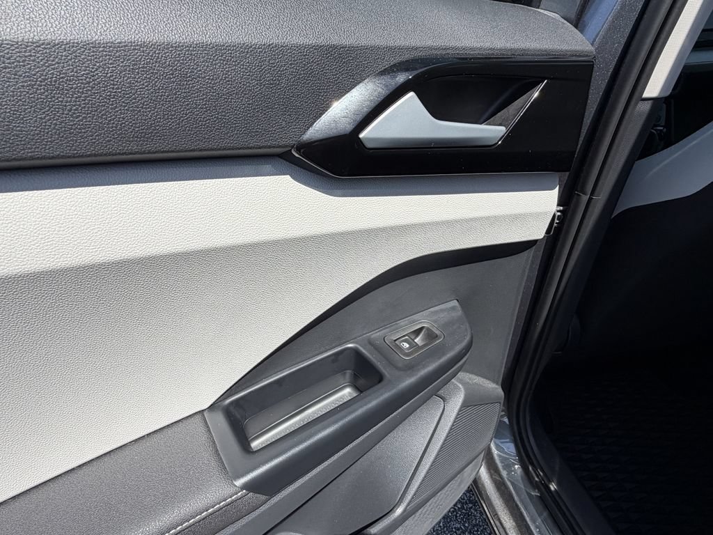 Certified 2025 Volkswagen Taos S FWD image 24