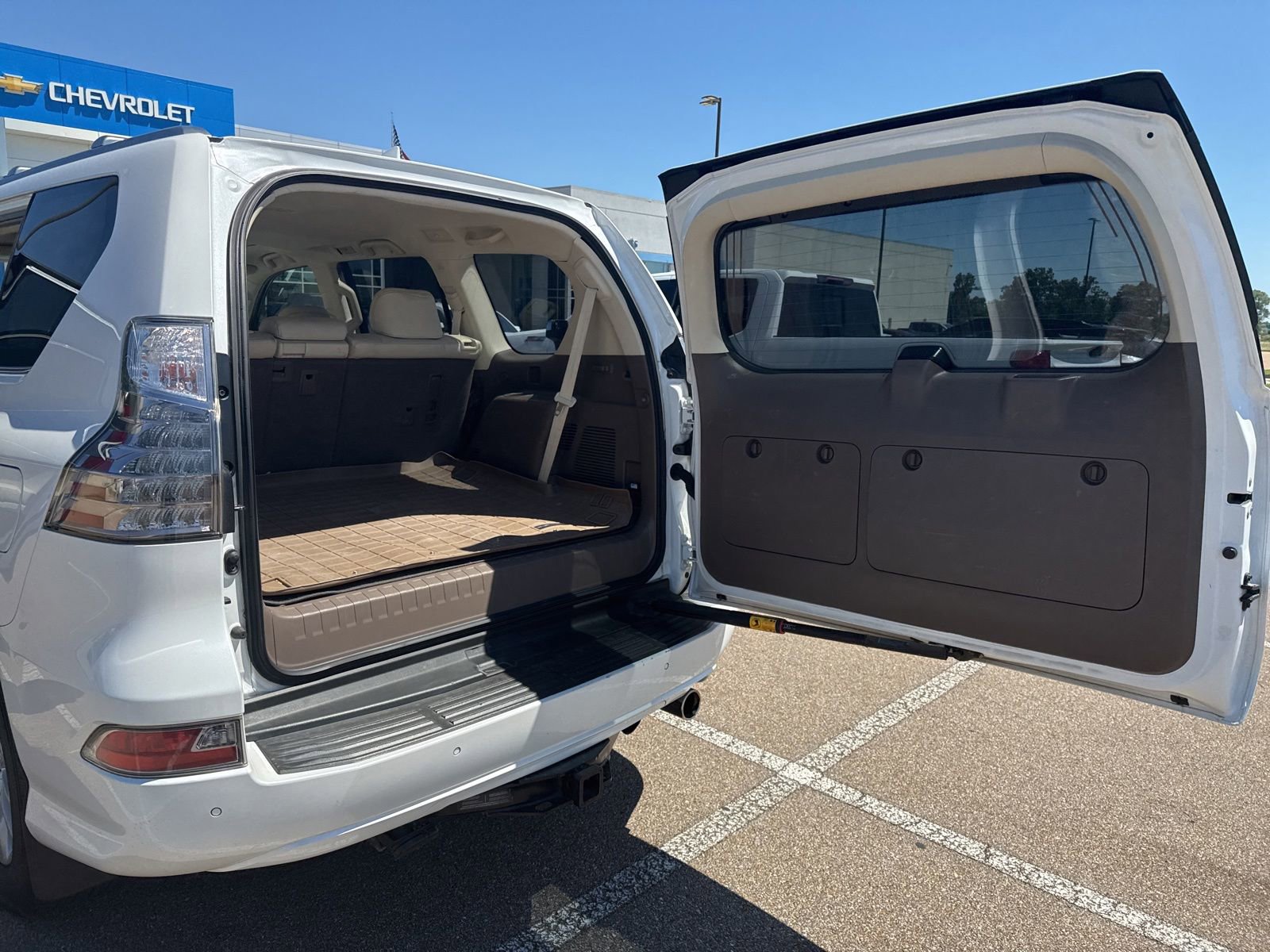 Used 2019 Lexus GX 460 Premium w/ Premium Package AWD/4WD image 19