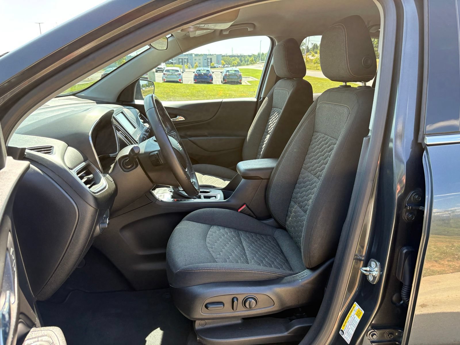 Used 2018 Chevrolet Equinox LT AWD/4WD image 26