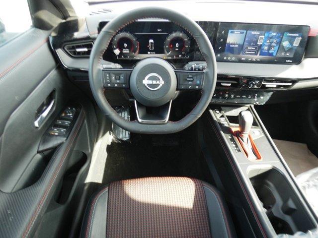 New 2026 Nissan Kicks SR w/ Cold Weather Package AWD/4WD image 7