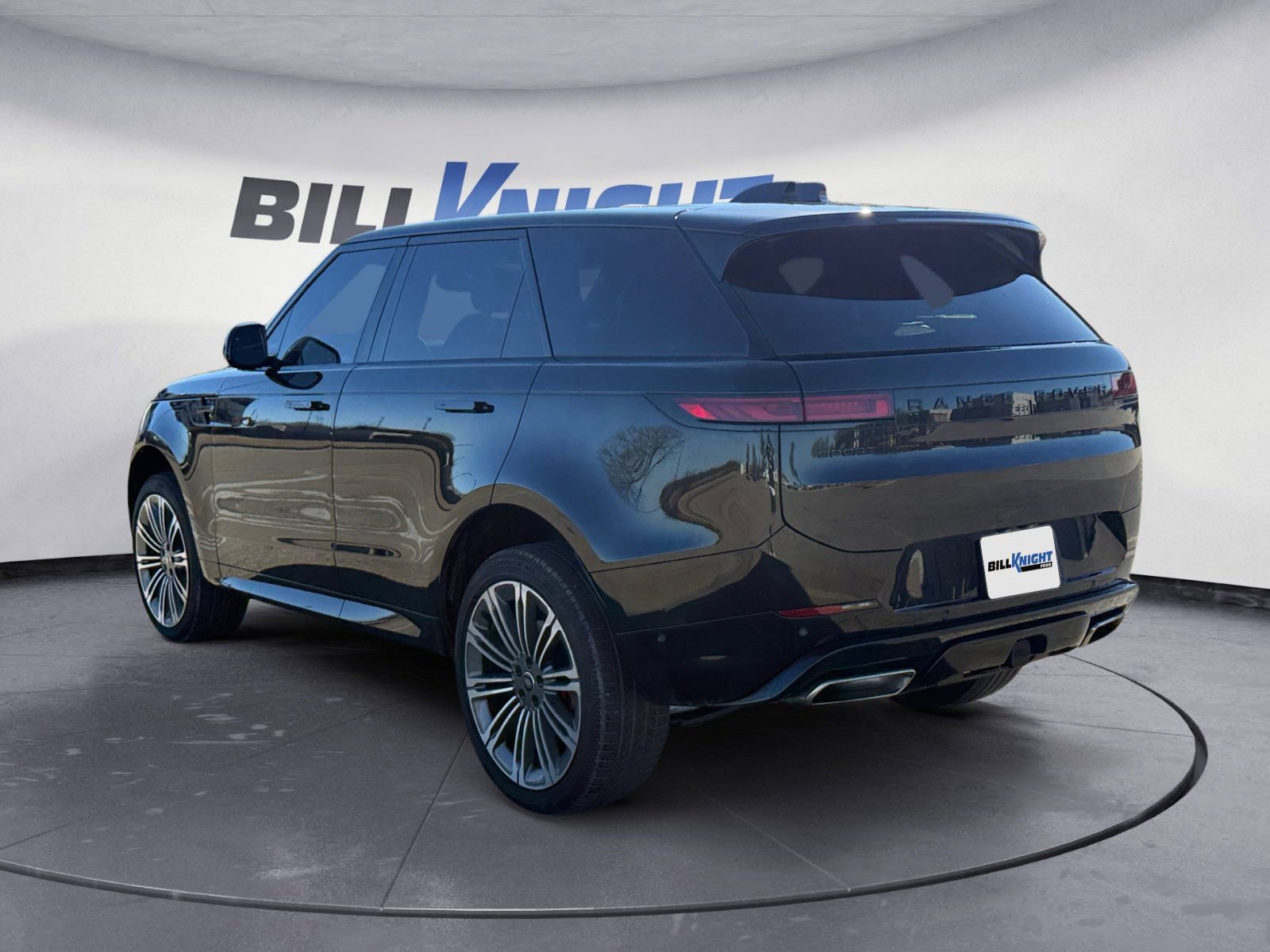 Used 2025 Land Rover Range Rover Sport Dynamic SE image 3