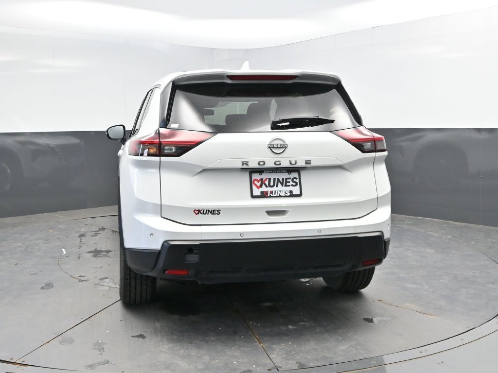 Used 2025 Nissan Rogue SV FWD image 6