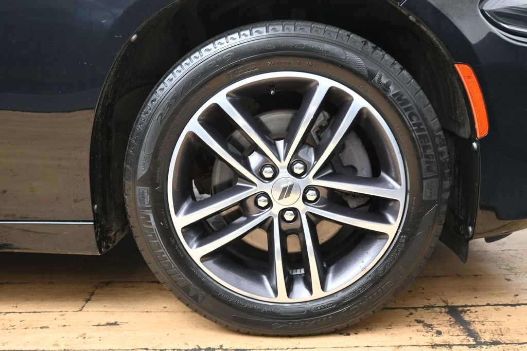 Used 2019 Dodge Charger SXT AWD/4WD image 15